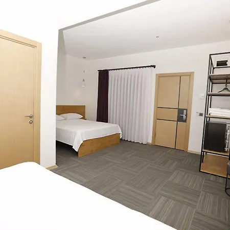 Pera Hotel *