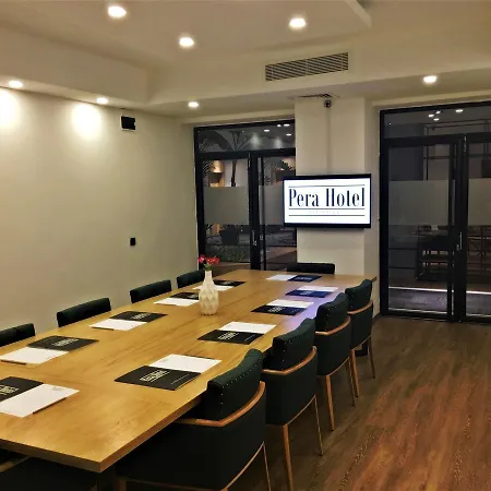 Hotel Pera *